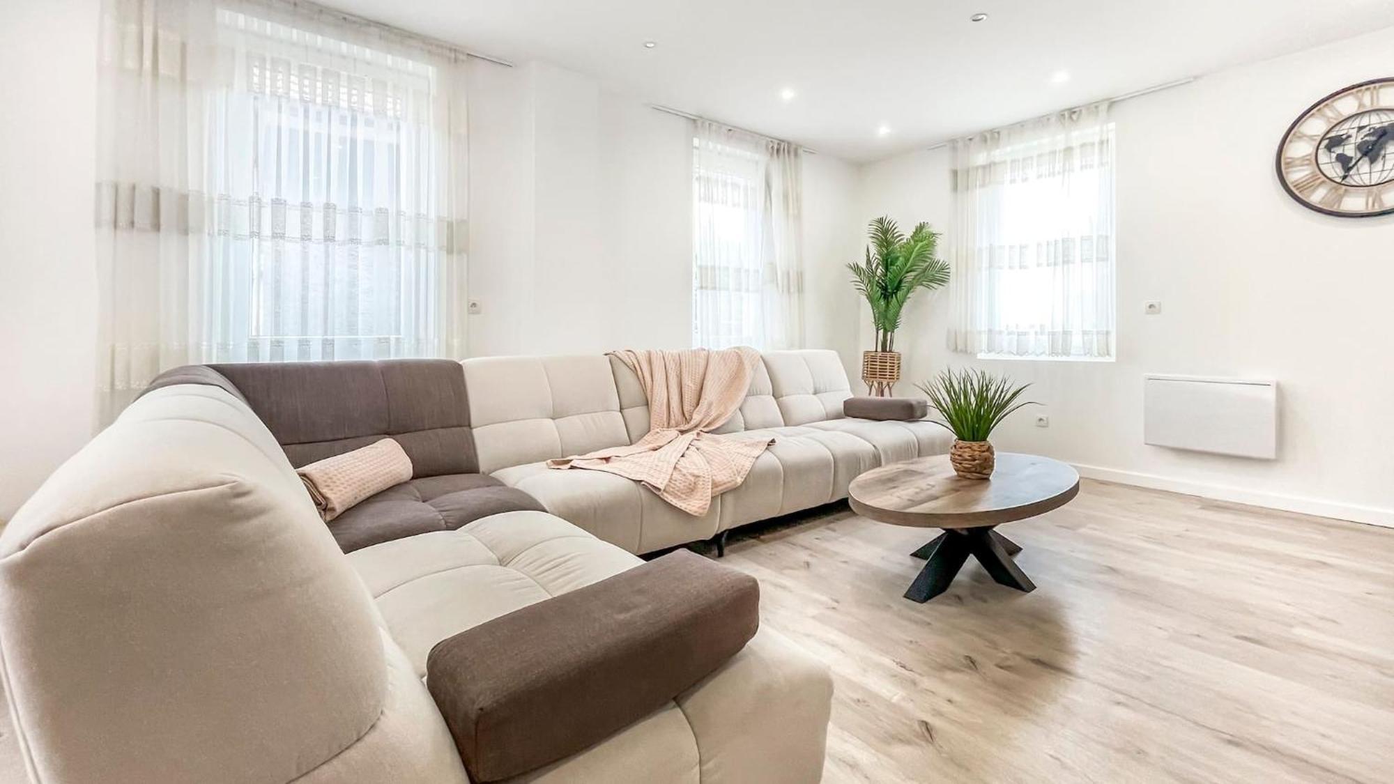 Homey Sakine- Proche Centre- Netflix- Wifi Cluses Extérieur photo